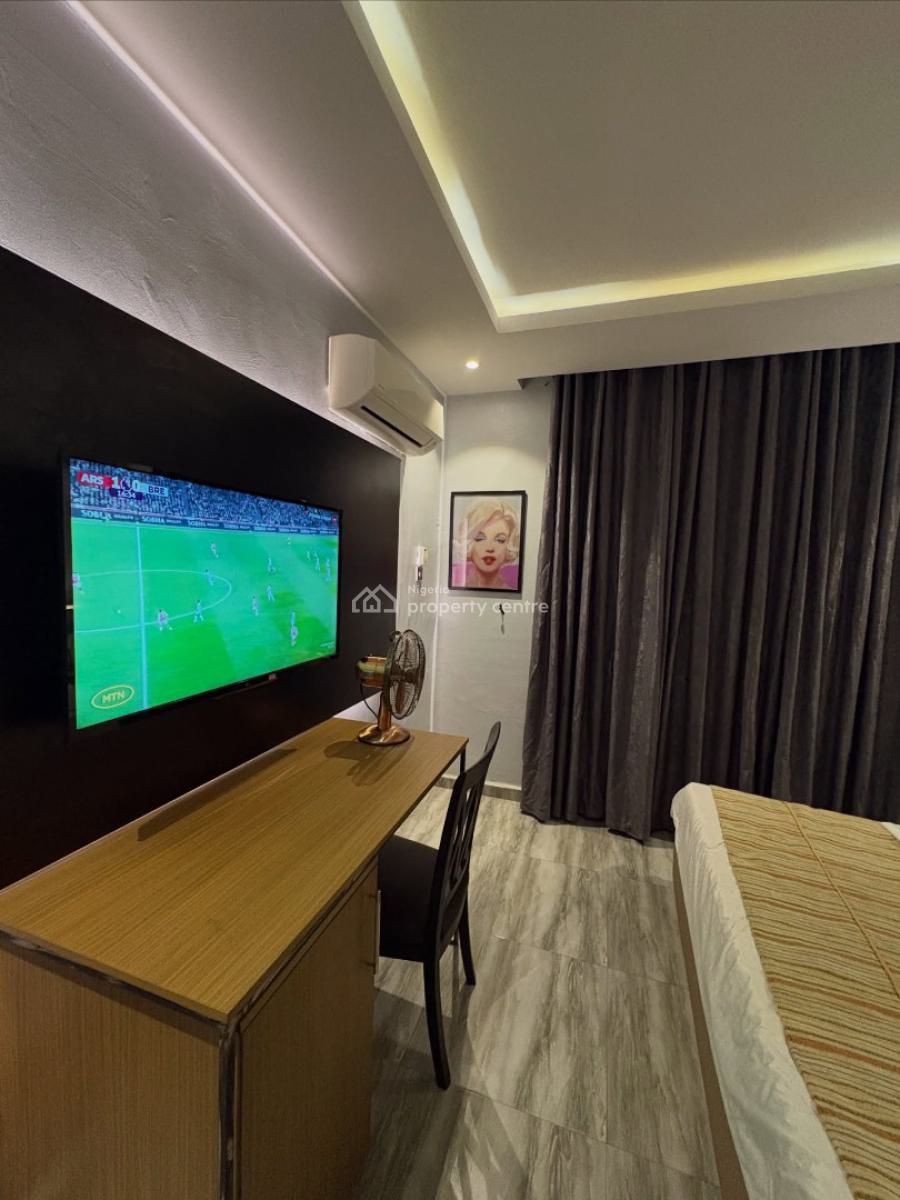 Scav D1 X Spacious 1bedroom Apartment, Airport Road, Ikeja, Lagos, Flat / Apartment Short Let