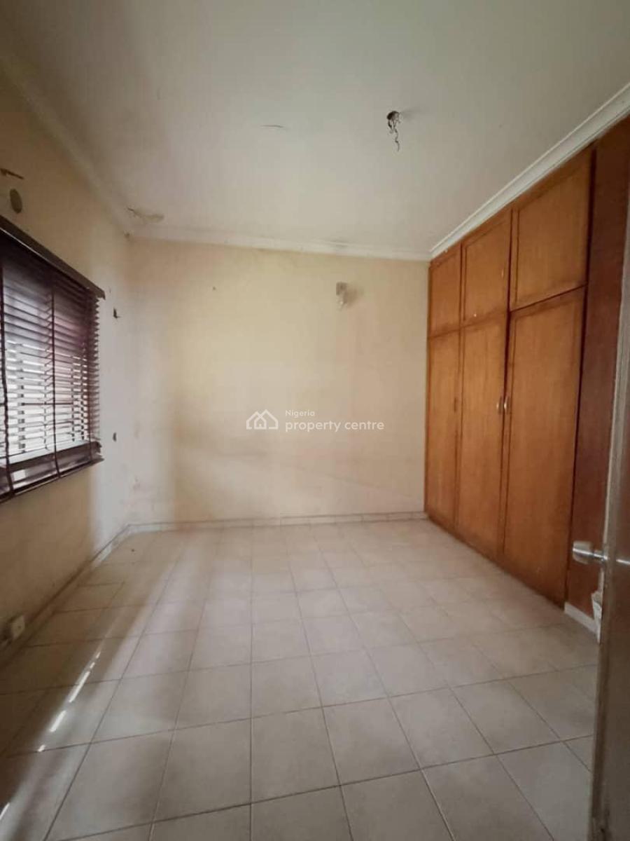 Fairly Used 5 Bedroom Semi Detached Duplex with Bq, Ikeja Gra, Ikeja, Lagos, Semi-detached Duplex for Sale
