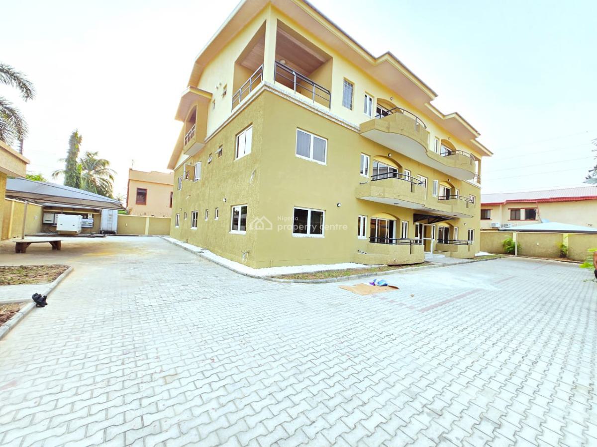 Massive 4-bedroom Apartment, Lekki Phase 1, Lekki, Lagos, Flat / Apartment for Rent