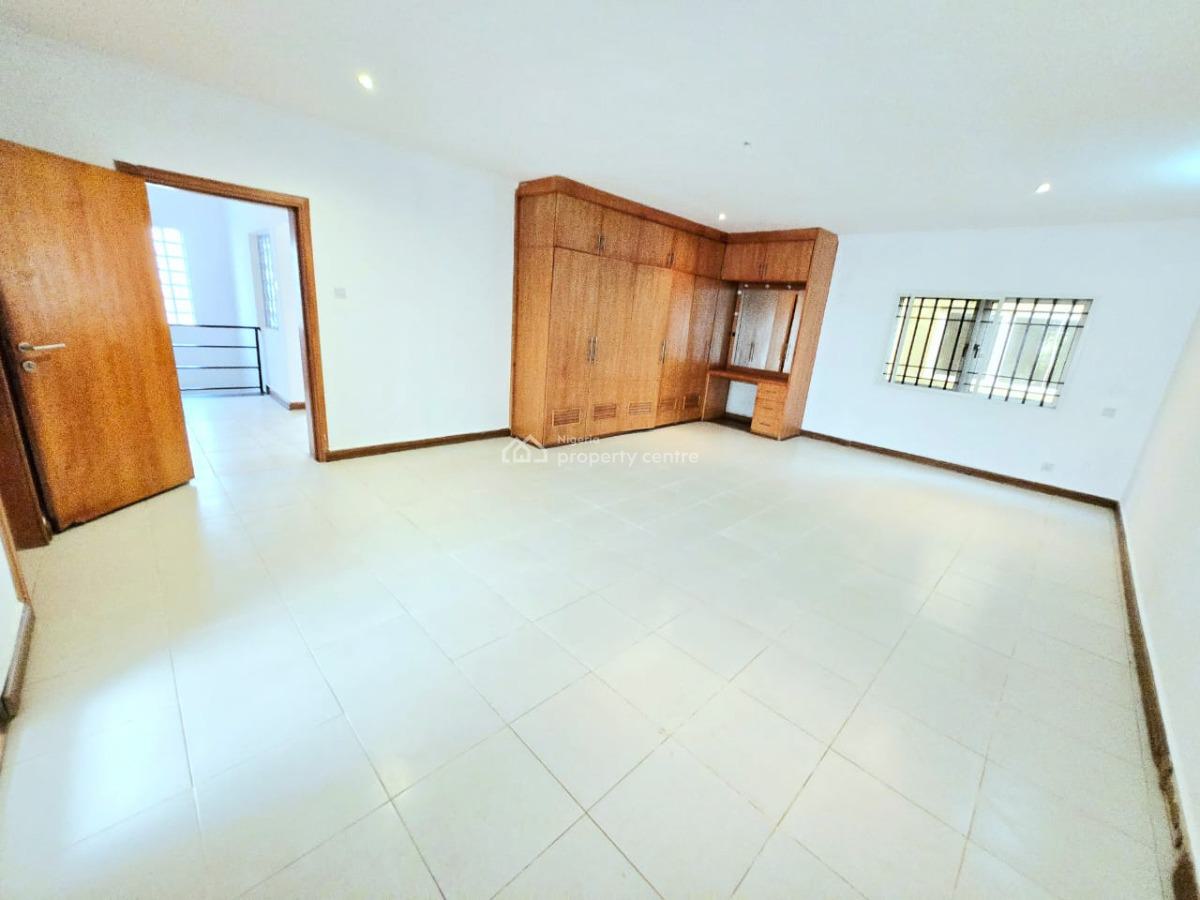 Massive 4-bedroom Apartment, Lekki Phase 1, Lekki, Lagos, Flat / Apartment for Rent