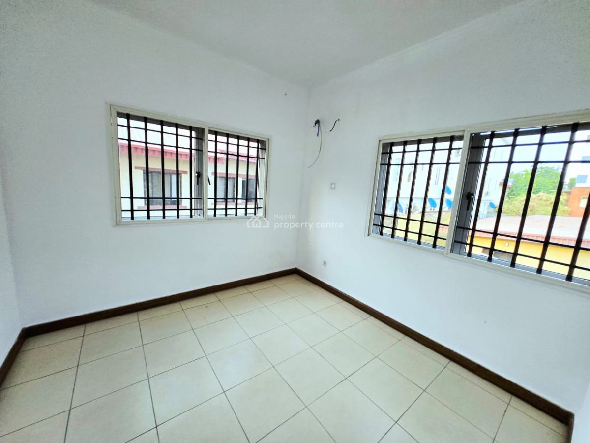 Massive 4-bedroom Apartment, Lekki Phase 1, Lekki, Lagos, Flat / Apartment for Rent