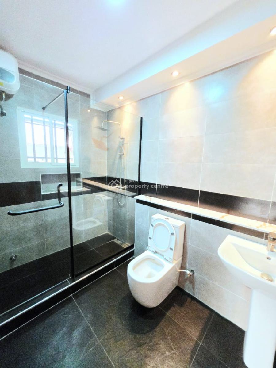 Massive 4-bedroom Apartment, Lekki Phase 1, Lekki, Lagos, Flat / Apartment for Rent