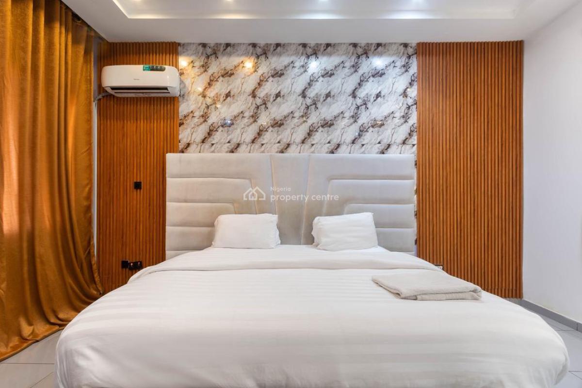 Luxury 3 Bedroom Waterfront Apartment with Snooker Board, Lekki Phase 1, Lekki, Lagos, Flat / Apartment Short Let