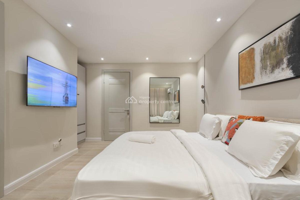 Luxury 3 Bedroom Waterfront Apartment with Snooker Board, Lekki Phase 1, Lekki, Lagos, Flat / Apartment Short Let