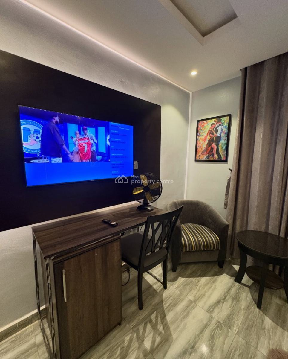 Scav U2 X Spacious 2bedroom Apartments, Airport Road, Ikeja, Lagos, Flat / Apartment Short Let