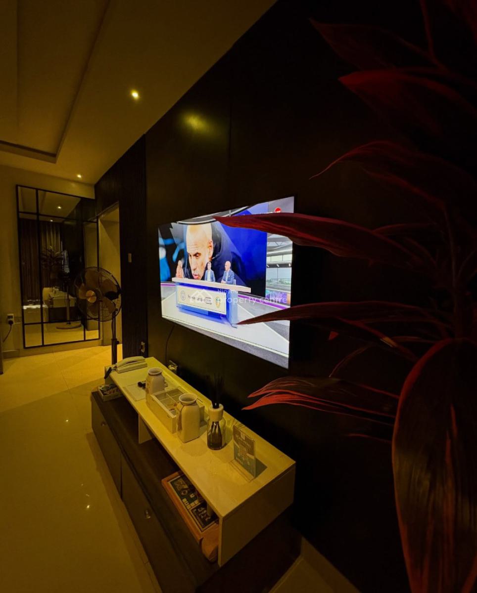 Scav U2 X Spacious 2bedroom Apartments, Airport Road, Ikeja, Lagos, Flat / Apartment Short Let