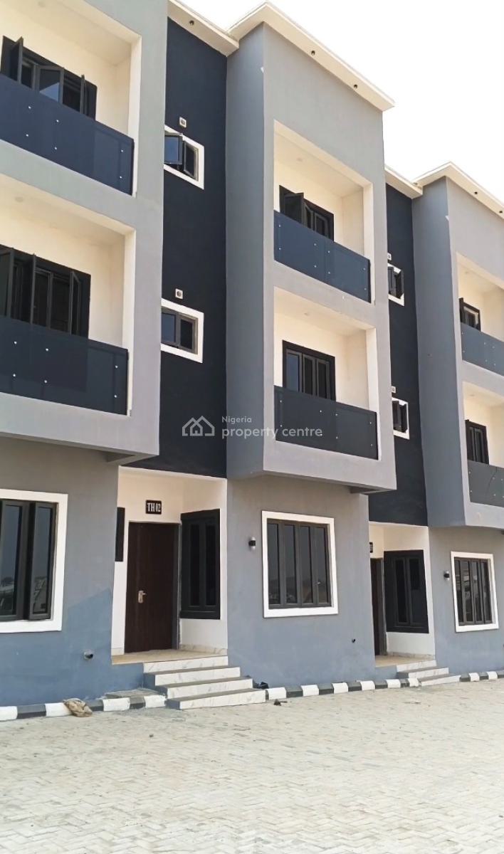 4 Bedrooms Terraced Duplex with a 1 Bq, Off Amaka Mall, Guzape District, Abuja, Terraced Duplex for Sale