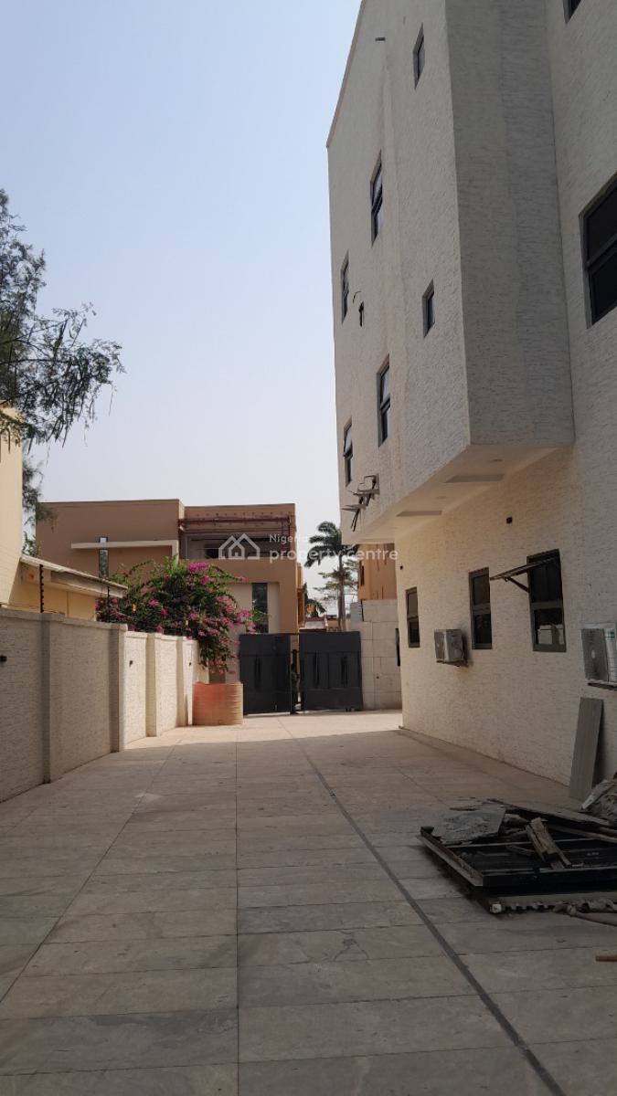 Prime 7 Bedrooms Luxury Mansion, By Colorado Street, Maitama District, Abuja, Detached Duplex for Sale