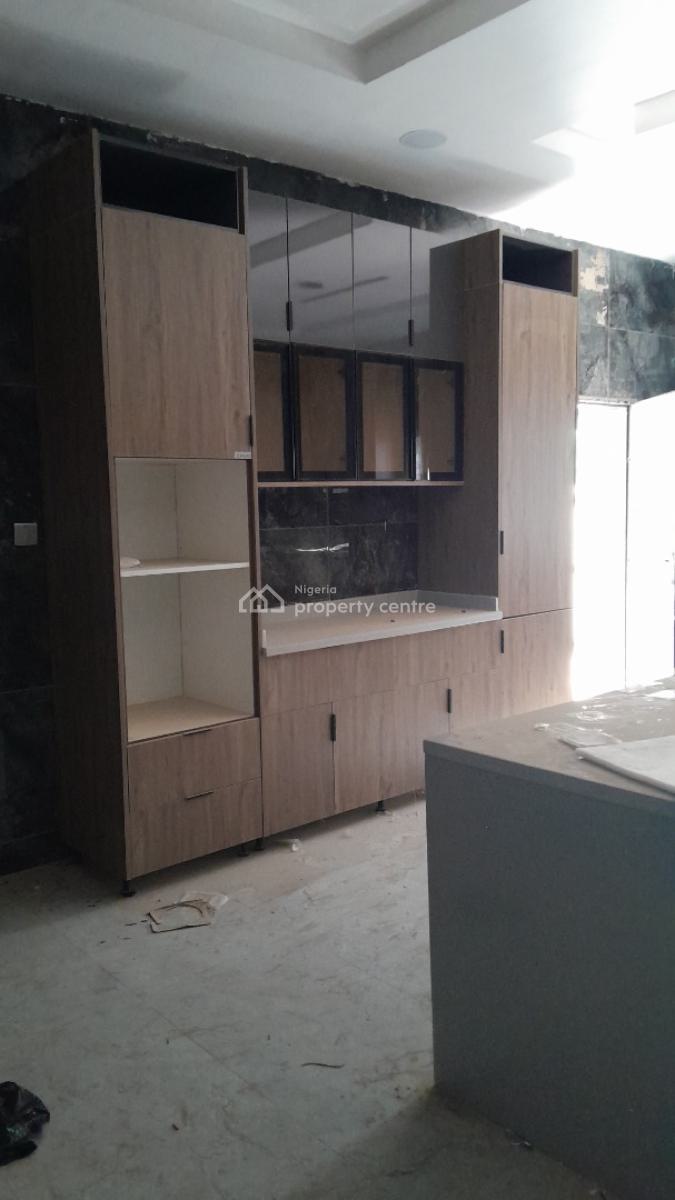 Prime 7 Bedrooms Luxury Mansion, By Colorado Street, Maitama District, Abuja, Detached Duplex for Sale