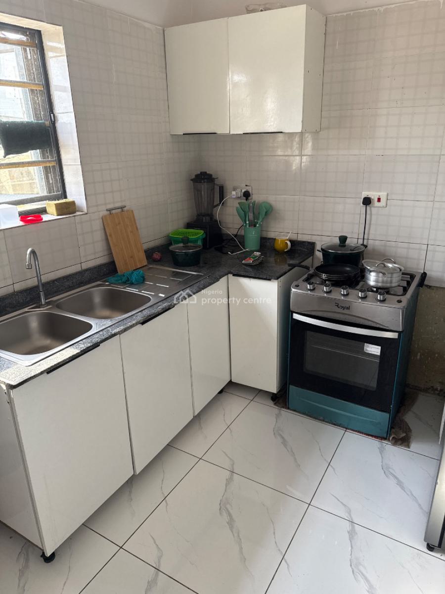 Room in a Shared Apartment, Olokonla, Ajah, Lagos, Flat / Apartment Short Let