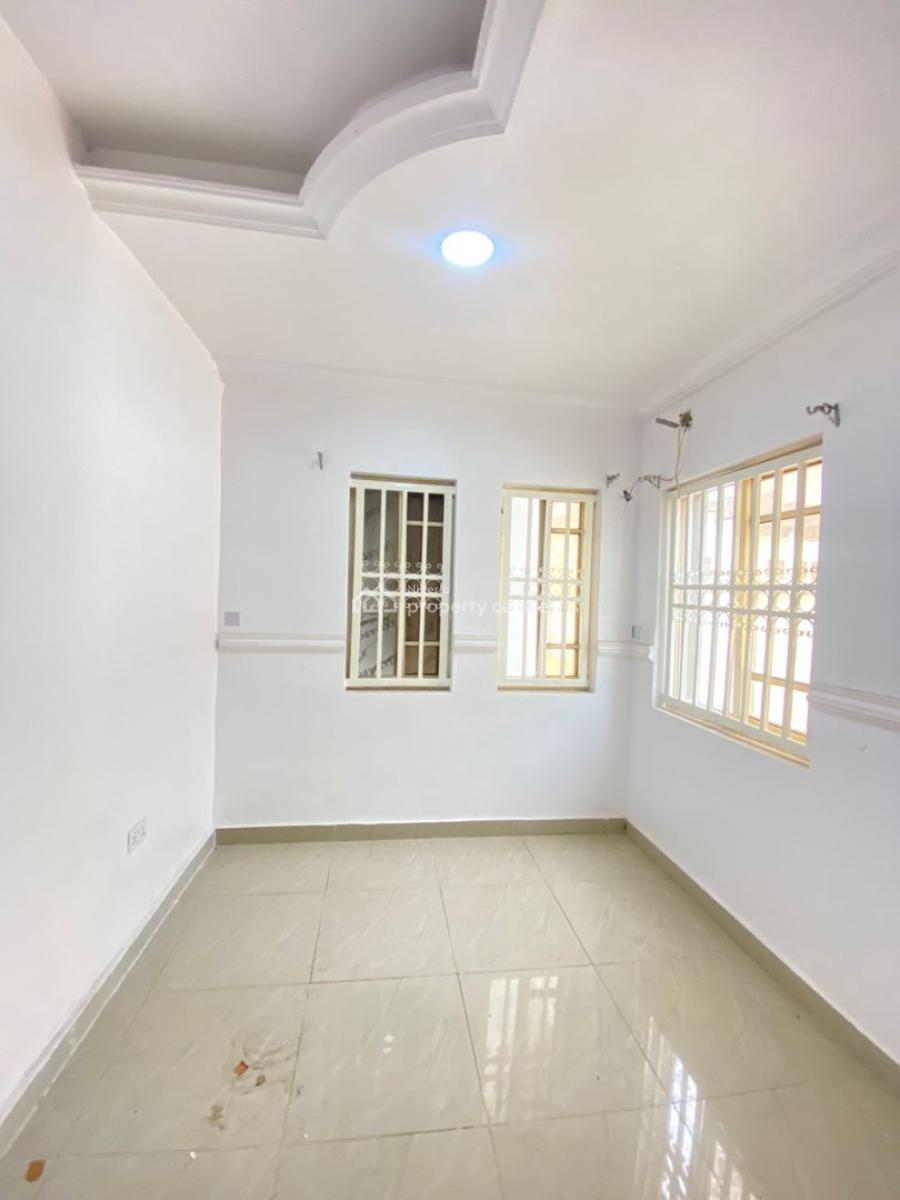 Clean 2 Bedroom Apartment, Lekki Phase 1, Lekki, Lagos, Flat / Apartment for Rent