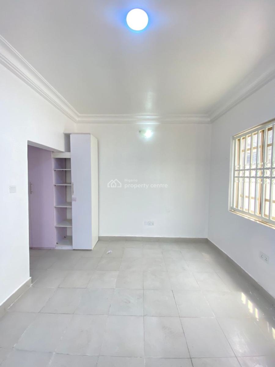 Clean 2 Bedroom Apartment, Lekki Phase 1, Lekki, Lagos, Flat / Apartment for Rent