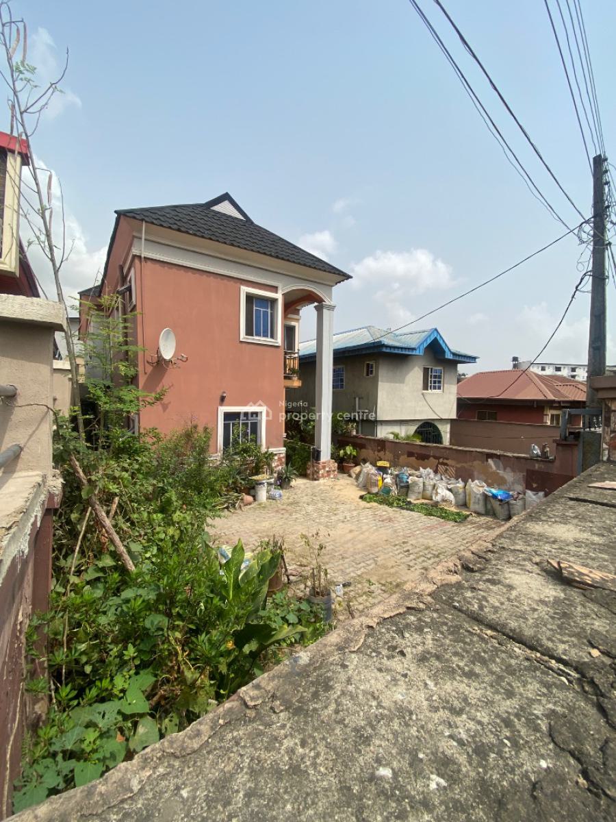 Demolishable Property at Ramat Ogudu. N100m (neg), Ramat Crescent, Ogudu, Ogudu, Lagos, Detached Duplex for Sale