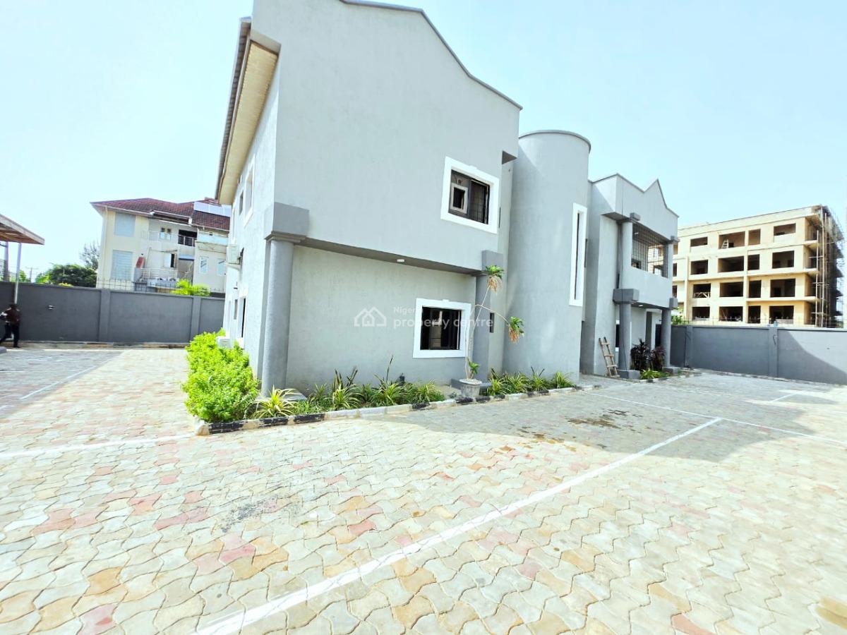 Well Finished Serviced 3 Bedroom Flat, Lekki Phase 1, Lekki, Lagos, Flat / Apartment for Rent