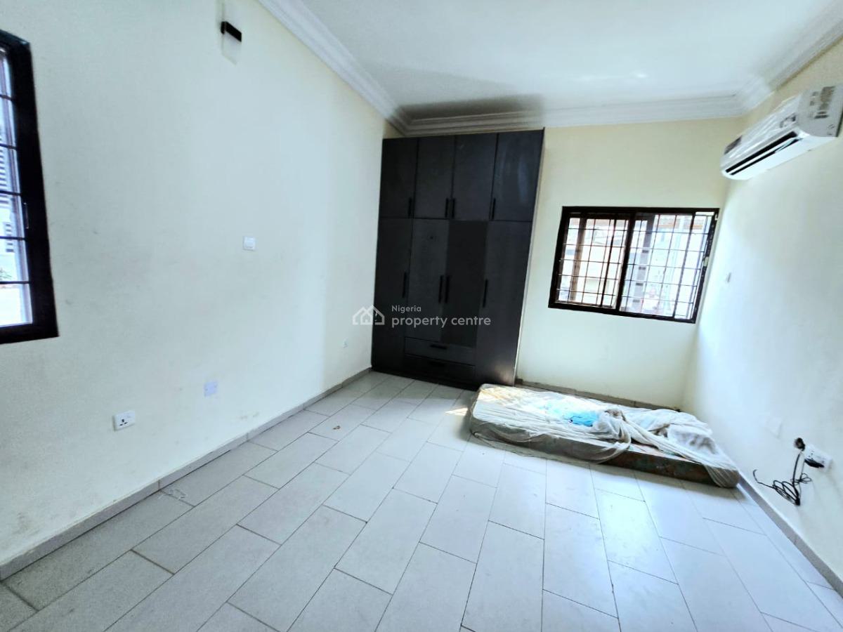 Well Finished Serviced 3 Bedroom Flat, Lekki Phase 1, Lekki, Lagos, Flat / Apartment for Rent