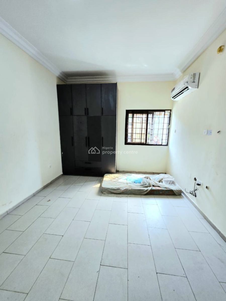 Well Finished Serviced 3 Bedroom Flat, Lekki Phase 1, Lekki, Lagos, Flat / Apartment for Rent