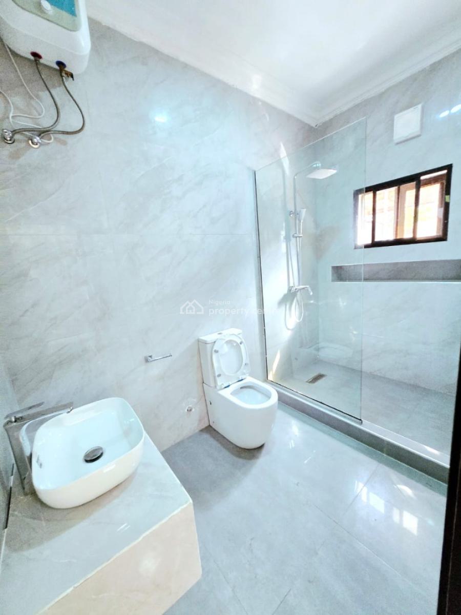 Well Finished Serviced 3 Bedroom Flat, Lekki Phase 1, Lekki, Lagos, Flat / Apartment for Rent