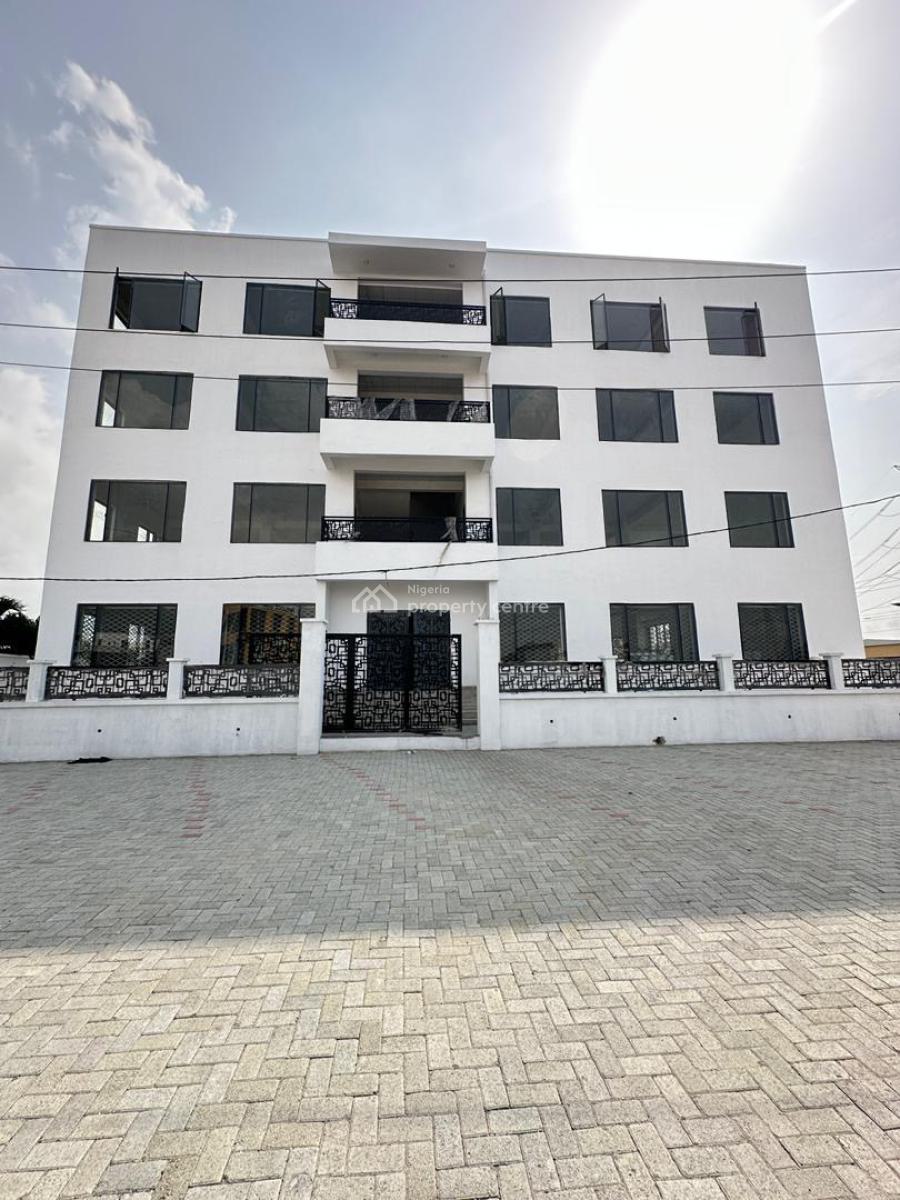 Commercial Property Complex in a Strategic Location, Ikate, Lekki, Lagos, Plaza / Complex / Mall for Sale