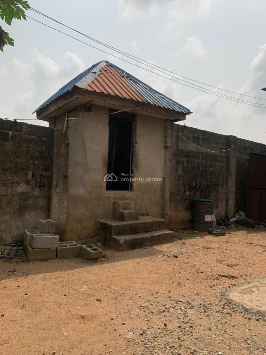 Spacious Industrial Property for Manufacturing Or Warehouse, Ajegunle Araromi, Lagos Ibadan Expressway, Sagamu, Ogun, Factory for Sale