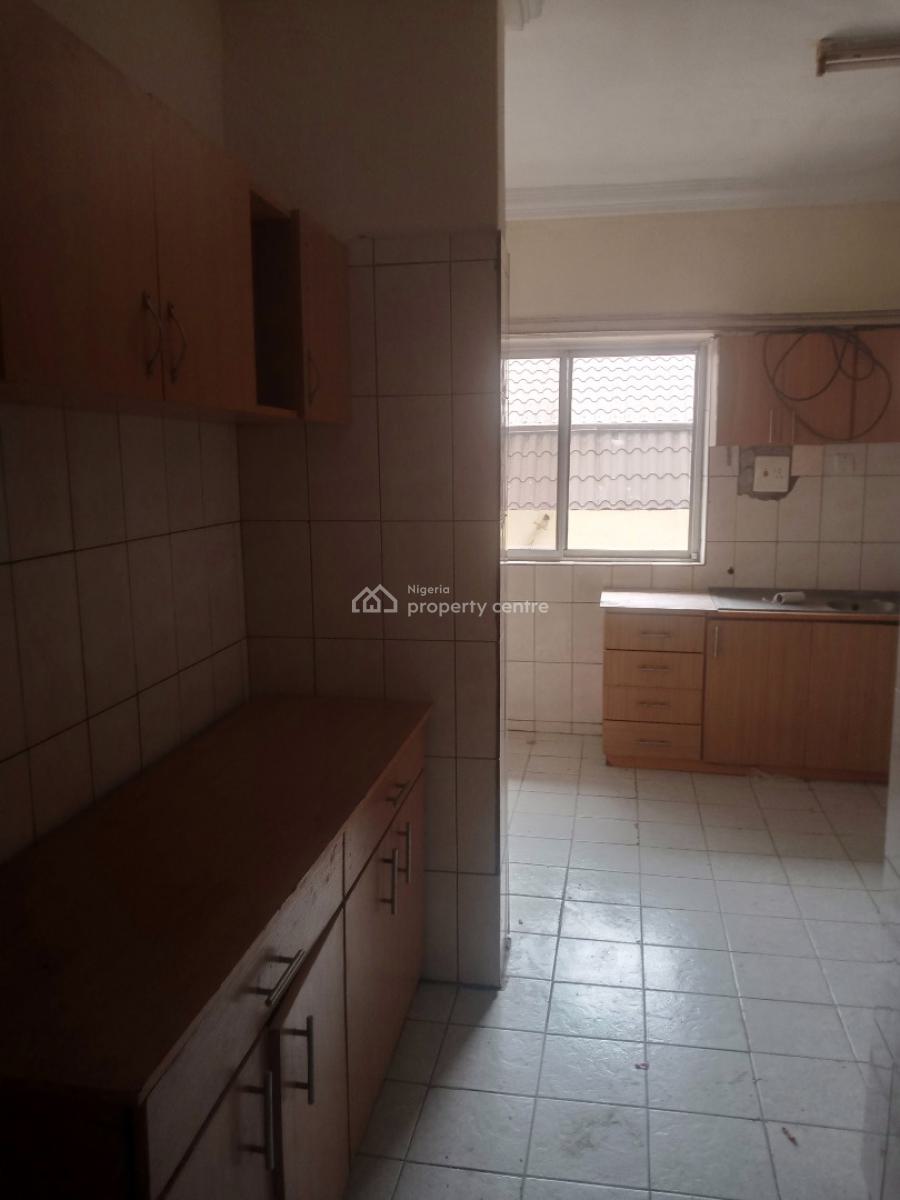 Exquisite Classic Spacious Luxury 4 Bedroom Apartment, Nnpc Senior Staff Quarter, Area 11, Garki, Abuja, Flat / Apartment for Rent