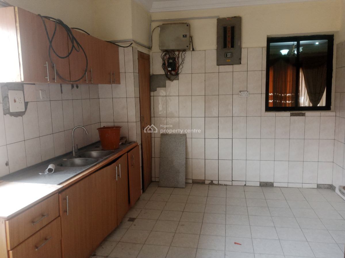 Exquisite Classic Spacious Luxury 4 Bedroom Apartment, Nnpc Senior Staff Quarter, Area 11, Garki, Abuja, Flat / Apartment for Rent