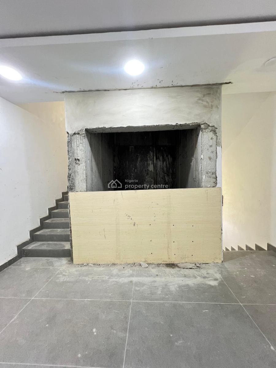 Contemporary 3 Bedroom Apartment, Lekki Phase 1, Lekki, Lagos, Flat / Apartment for Sale