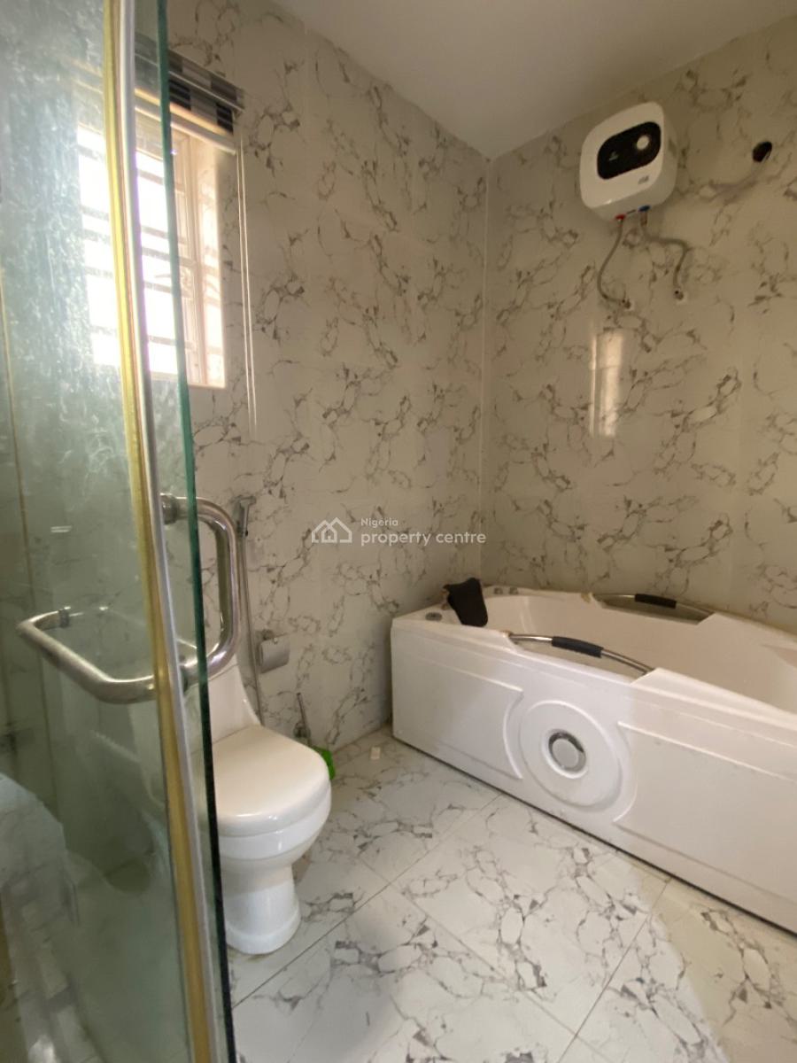 Luxury Cozy Master Bedroom Shared Apartment Tv Console, Orchid Road, Lekki, Lagos, Self Contain (single Rooms) for Rent