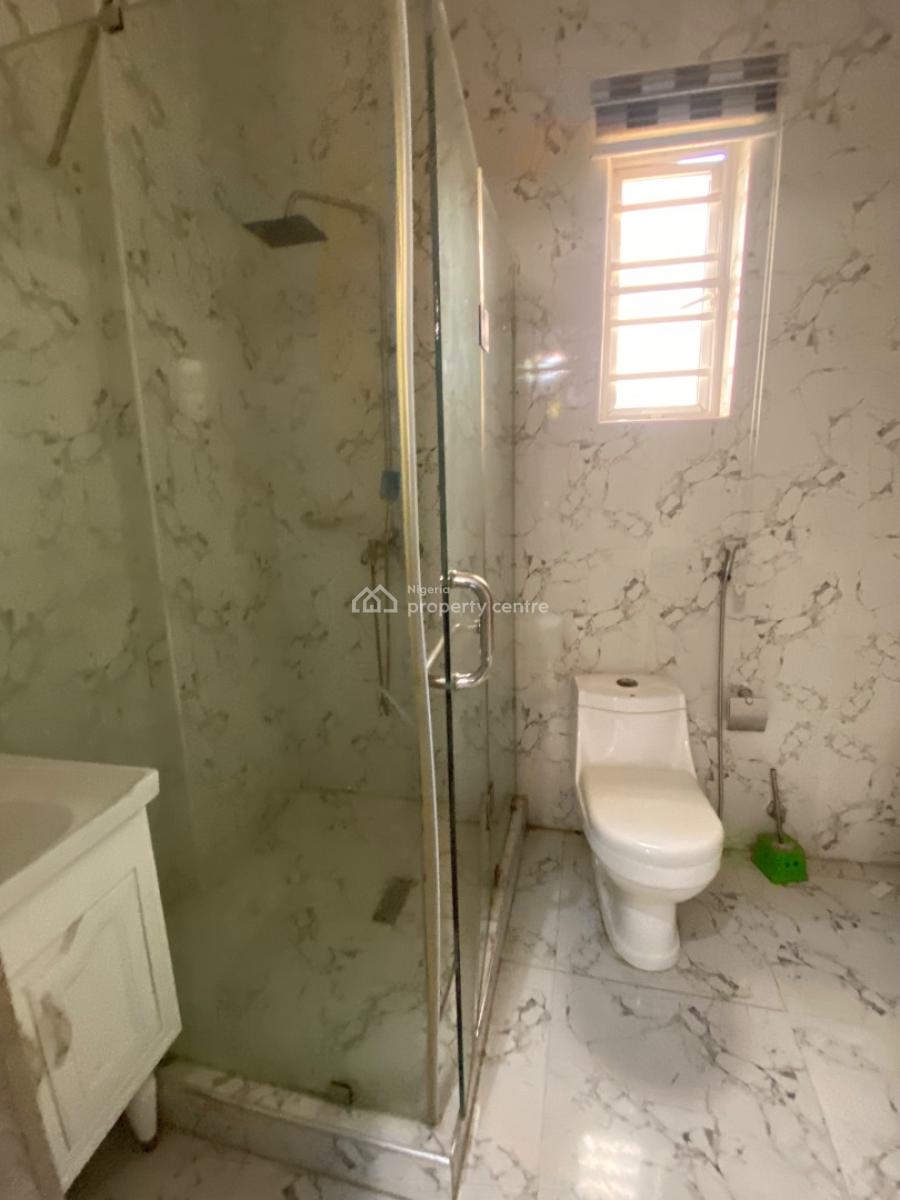 Luxury Cozy Master Bedroom Shared Apartment Tv Console, Orchid Road, Lekki, Lagos, Self Contain (single Rooms) for Rent