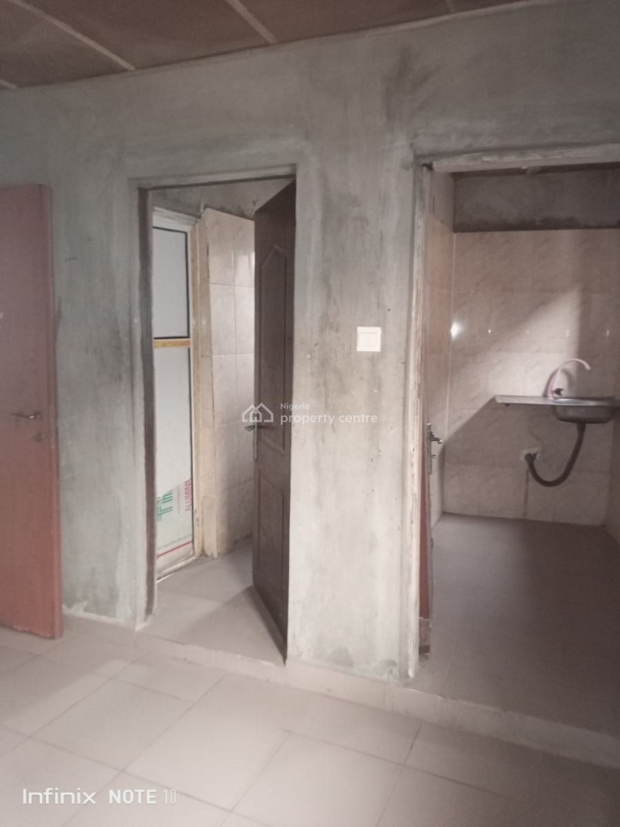 Cute Miniflat Upstairs, Close to Bus Stop, Igbo Efon, Lekki, Lagos, Mini Flat (room and Parlour) for Rent