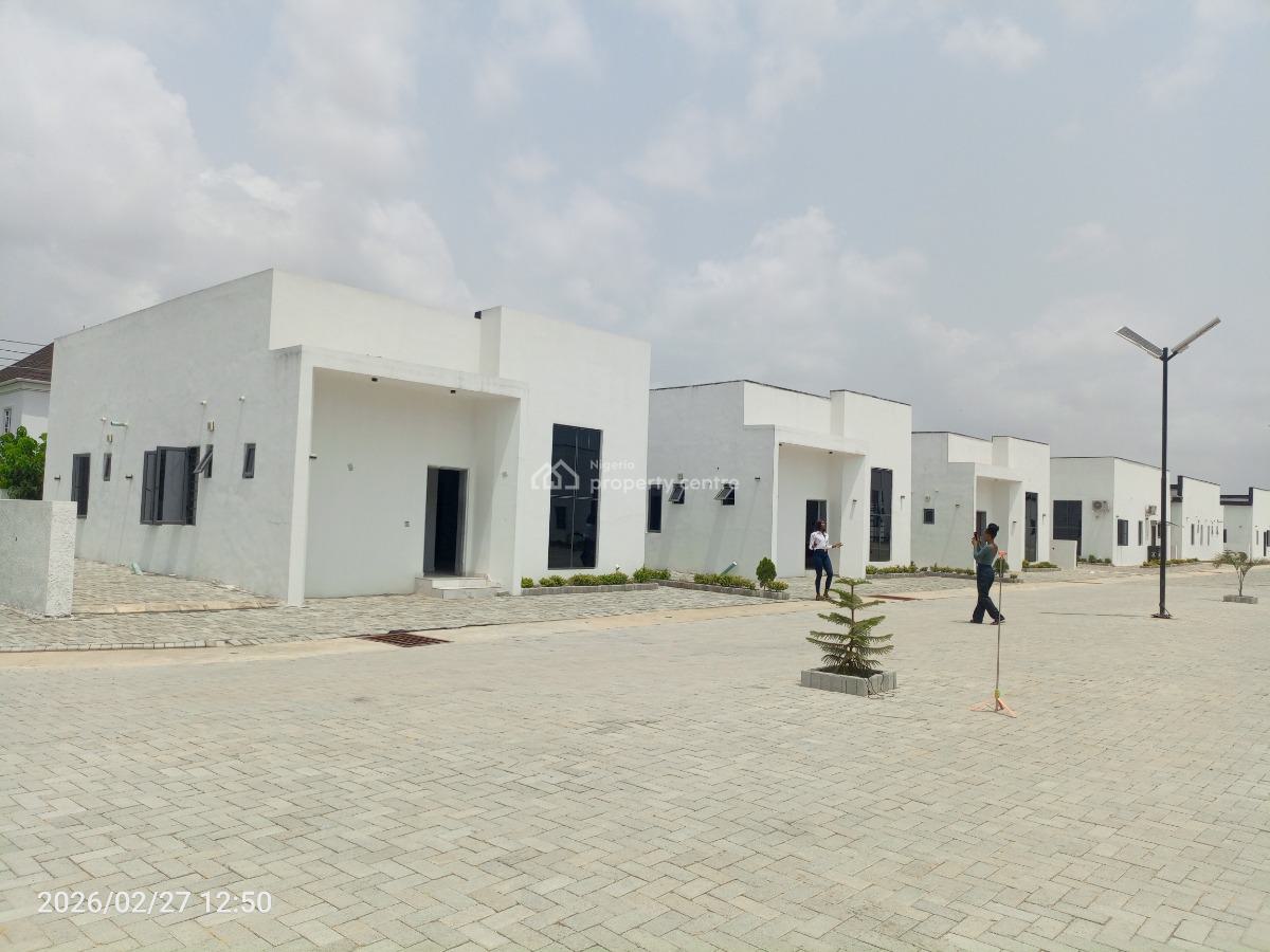 3 Bedroom Detached Bungalow with Bq, Alabeko, Pepperoni General Paint, Alasia, Ajah, Lagos, Detached Bungalow for Sale