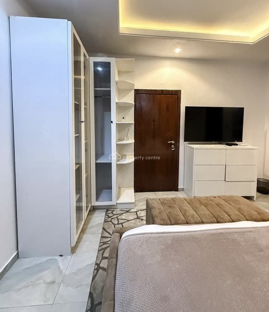 Spacious 2 Bedroom Apartment with Bq, Lekki Phase 1, Lekki, Lagos, Block of Flats for Sale