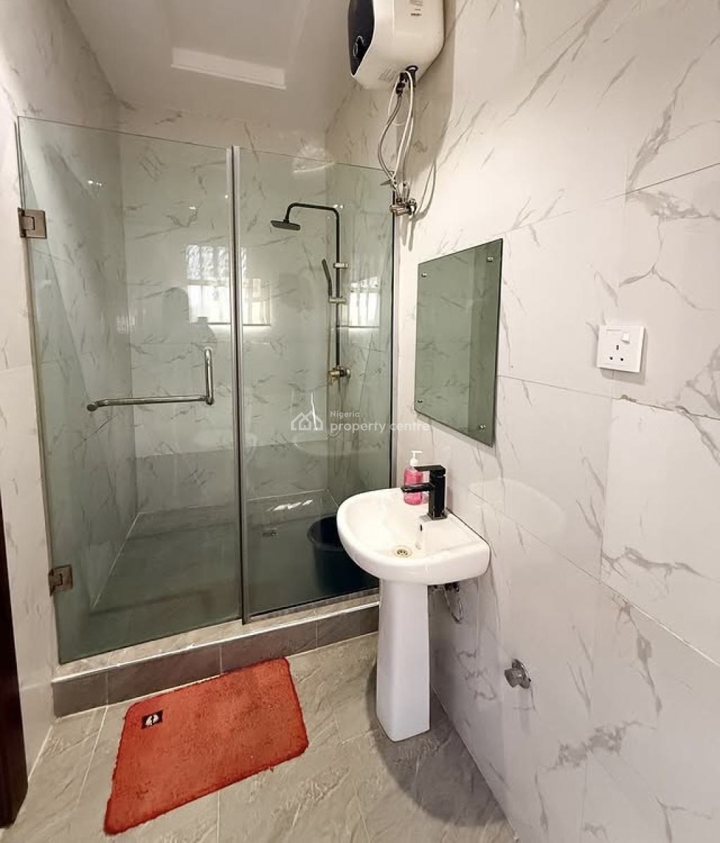 Spacious 2 Bedroom Apartment with Bq, Lekki Phase 1, Lekki, Lagos, Block of Flats for Sale