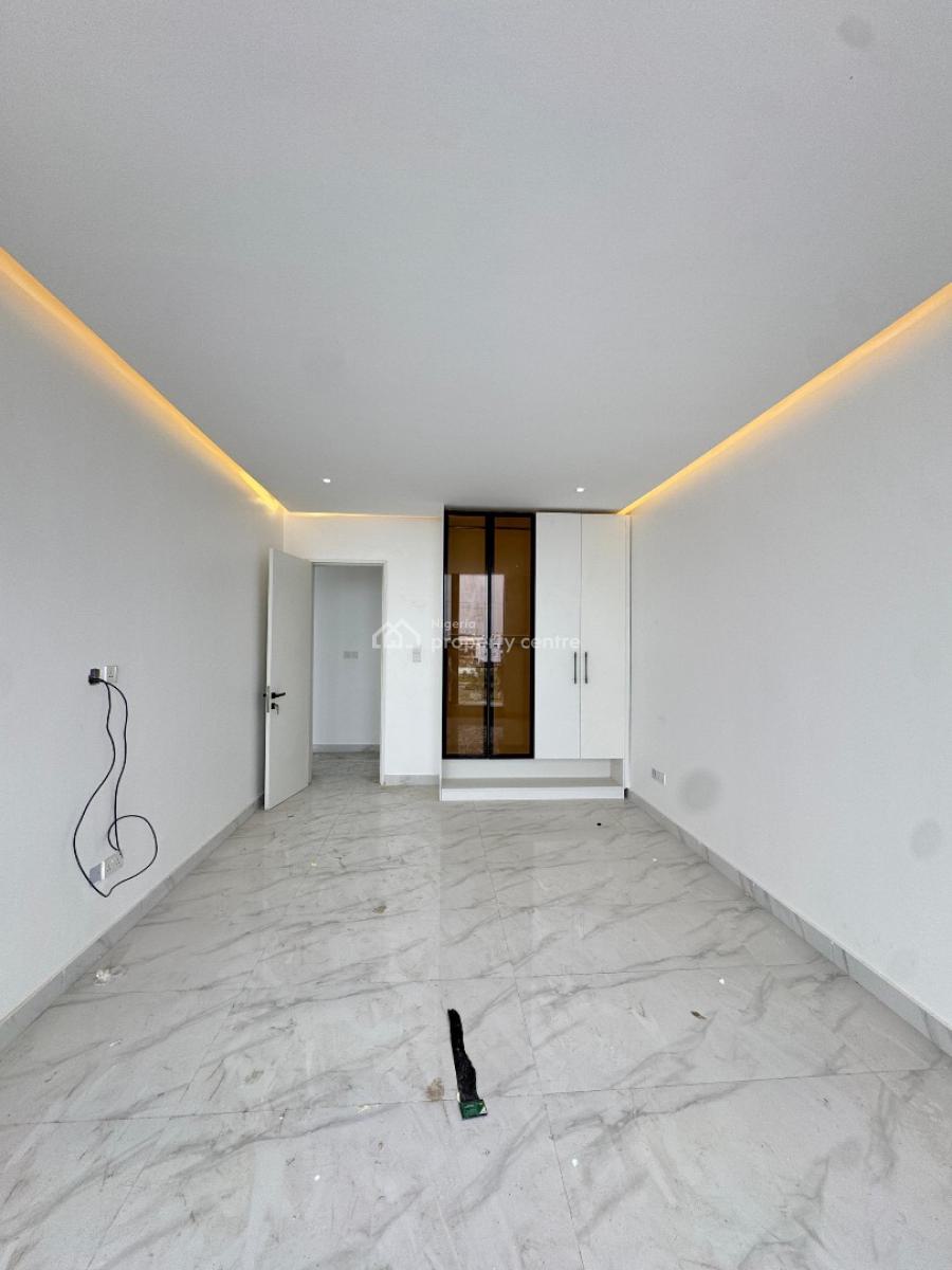 2 Bedroom Apartment, Lekki Phase 1, Lekki, Lagos, Flat / Apartment for Sale