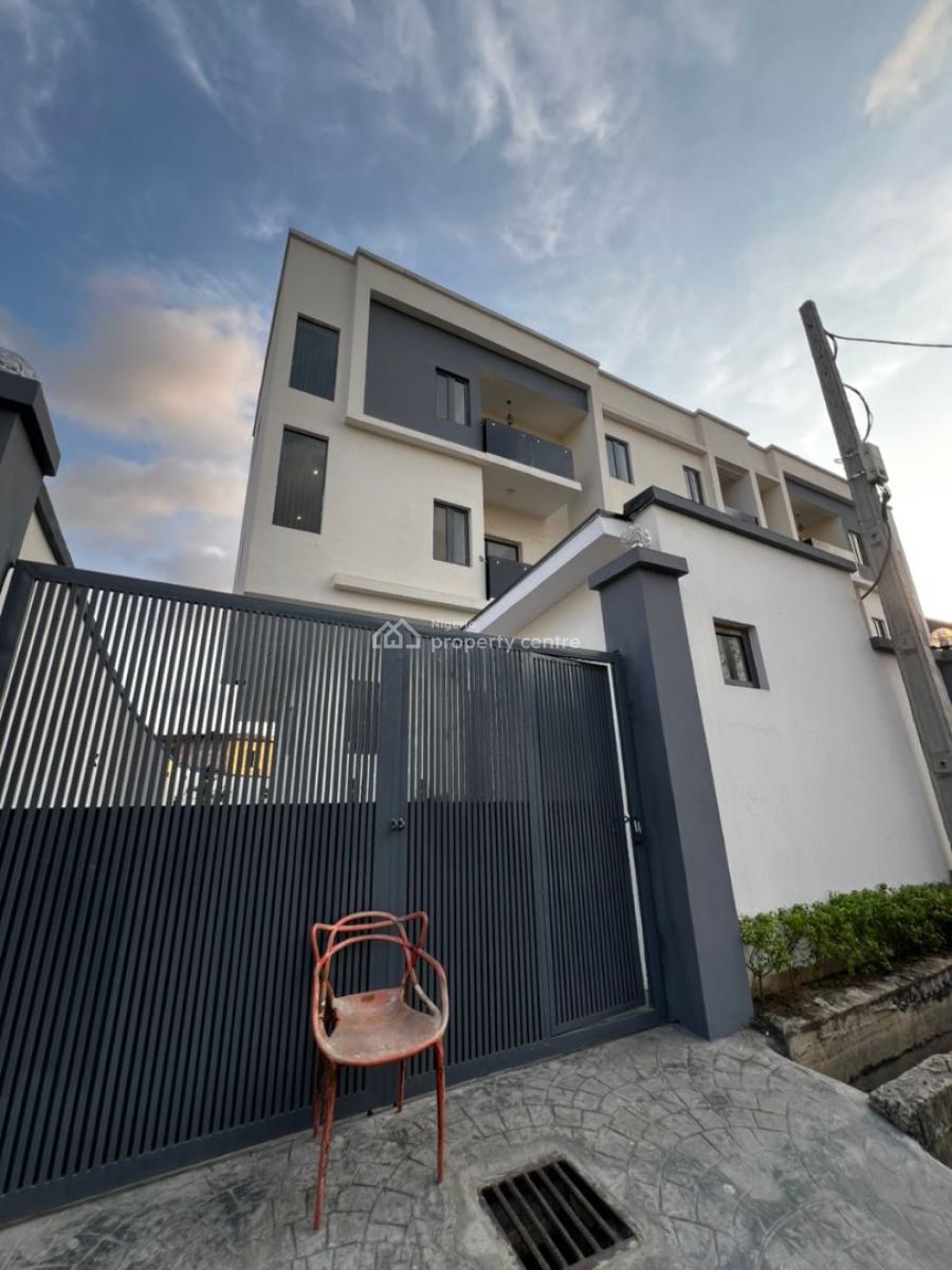 Well Built Finished 2 Storey, 4 Bedroom Duplex with Bq, Obanikoro, Shomolu, Lagos, Detached Duplex for Sale