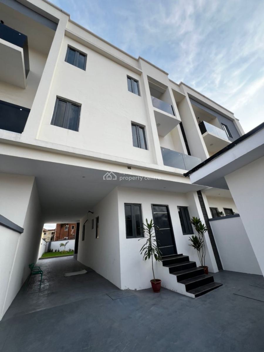 Well Built Finished 2 Storey, 4 Bedroom Duplex with Bq, Obanikoro, Shomolu, Lagos, Detached Duplex for Sale