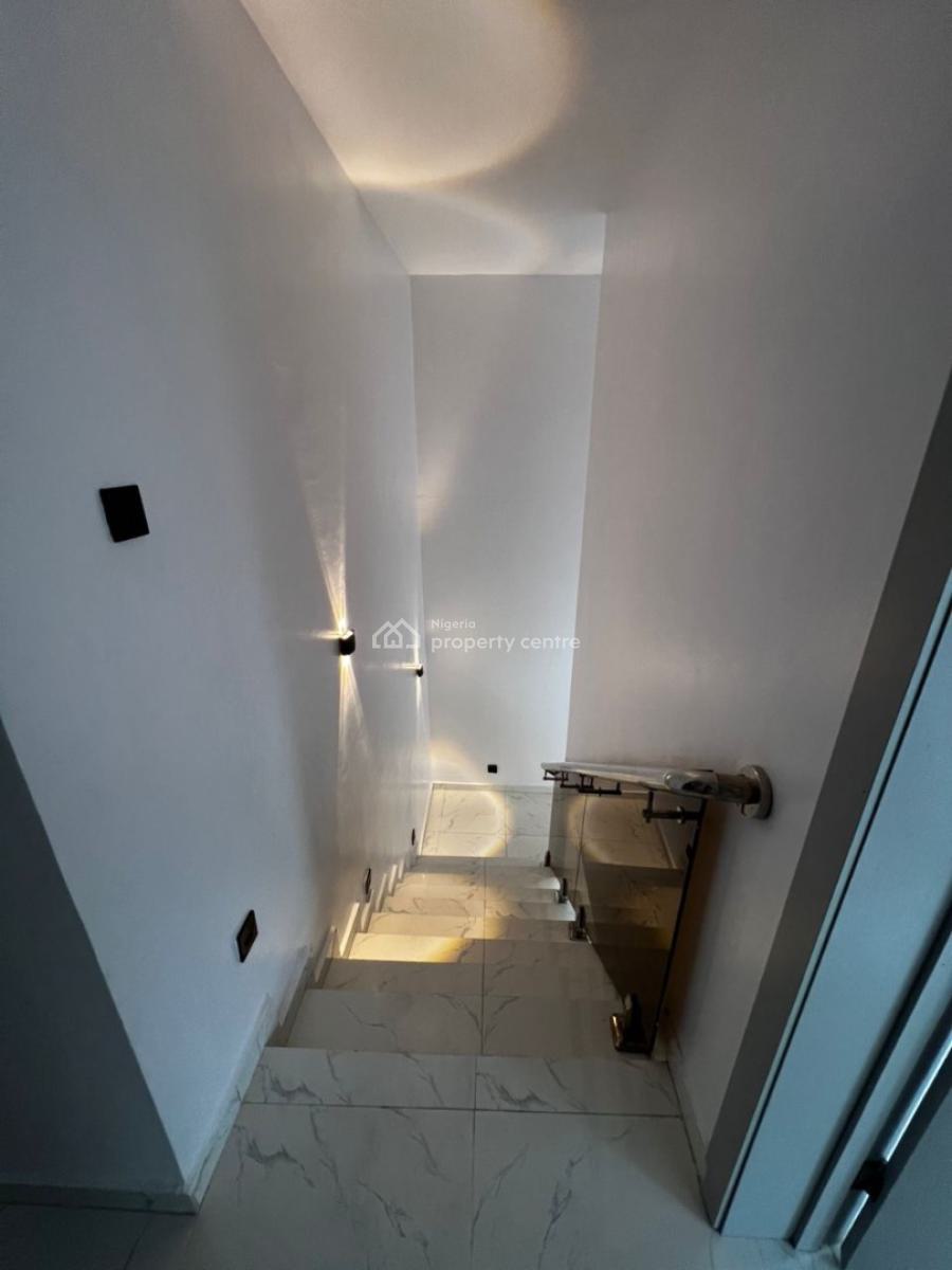 Well Built Finished 2 Storey, 4 Bedroom Duplex with Bq, Obanikoro, Shomolu, Lagos, Detached Duplex for Sale