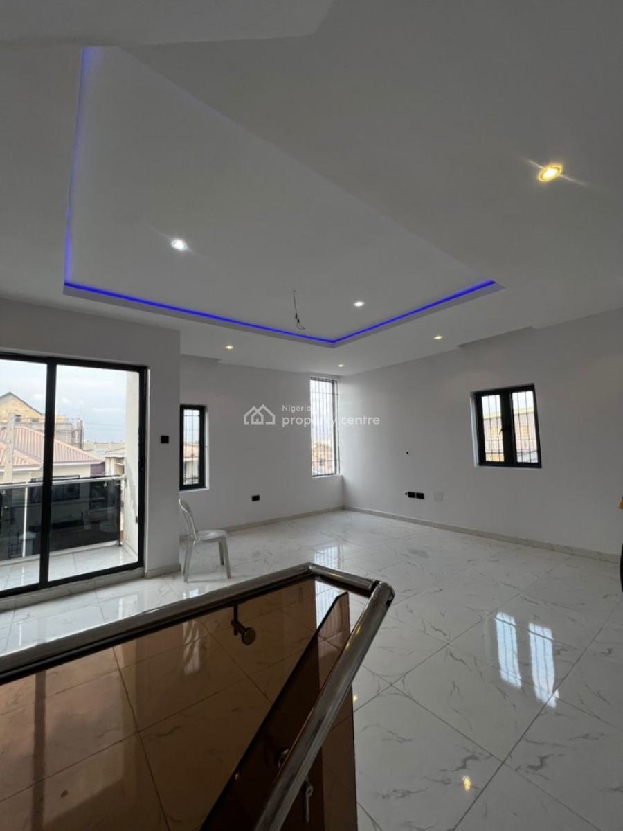 Well Built Finished 2 Storey, 4 Bedroom Duplex with Bq, Obanikoro, Shomolu, Lagos, Detached Duplex for Sale