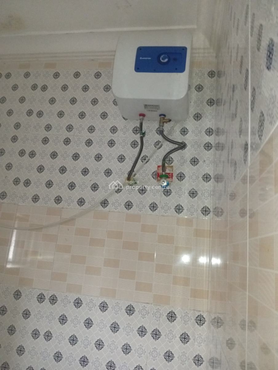 Executive 2 Bedroom Flat, Fashina St. Off Ajuwon Akute Road Via Ojodu Berger Lagos, Ojodu Berger, Ojodu, Lagos, Flat / Apartment for Rent