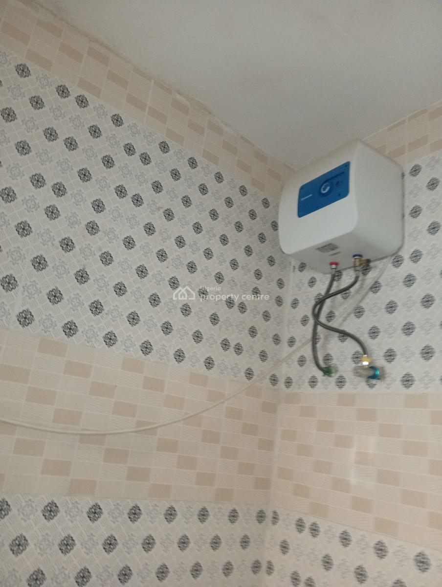 Executive 2 Bedroom Flat, Fashina St. Off Ajuwon Akute Road Via Ojodu Berger Lagos, Ojodu Berger, Ojodu, Lagos, Flat / Apartment for Rent