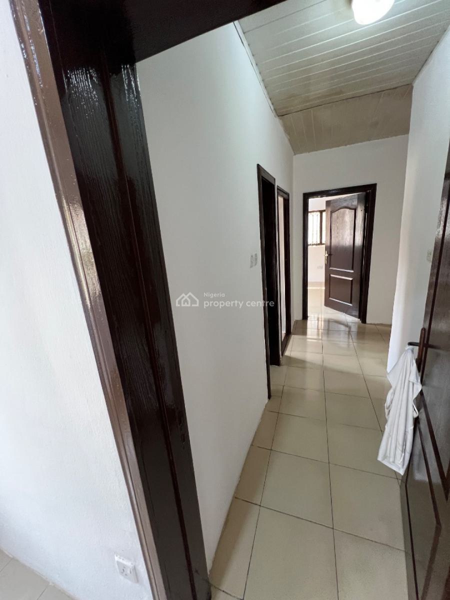 Standard Room & Parlour (upstairs) in Aquiet Location. Pay and Move in, Lekki Phase 1, Lekki, Lagos, Mini Flat (room and Parlour) for Rent