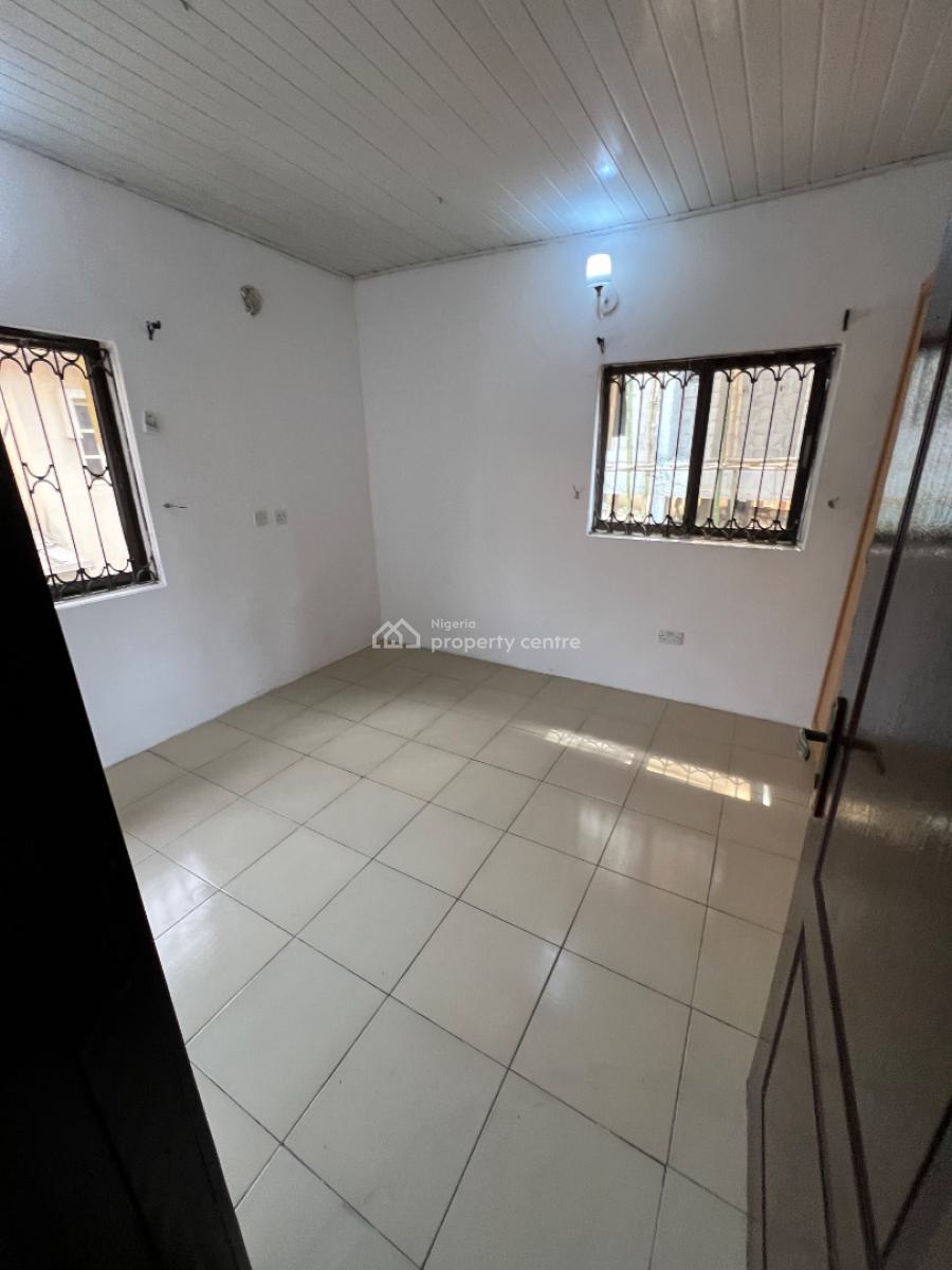 Standard Room & Parlour (upstairs) in Aquiet Location. Pay and Move in, Lekki Phase 1, Lekki, Lagos, Mini Flat (room and Parlour) for Rent