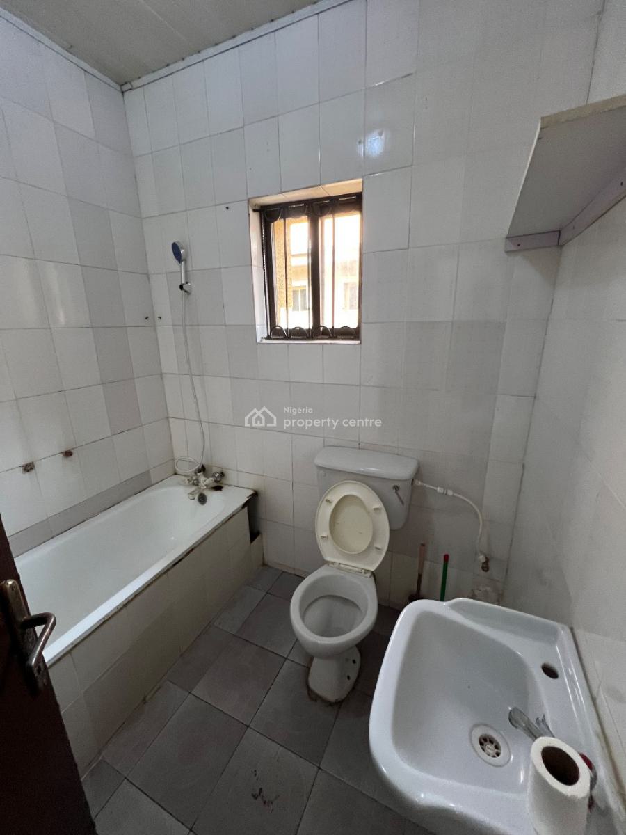 Standard Room & Parlour (upstairs) in Aquiet Location. Pay and Move in, Lekki Phase 1, Lekki, Lagos, Mini Flat (room and Parlour) for Rent