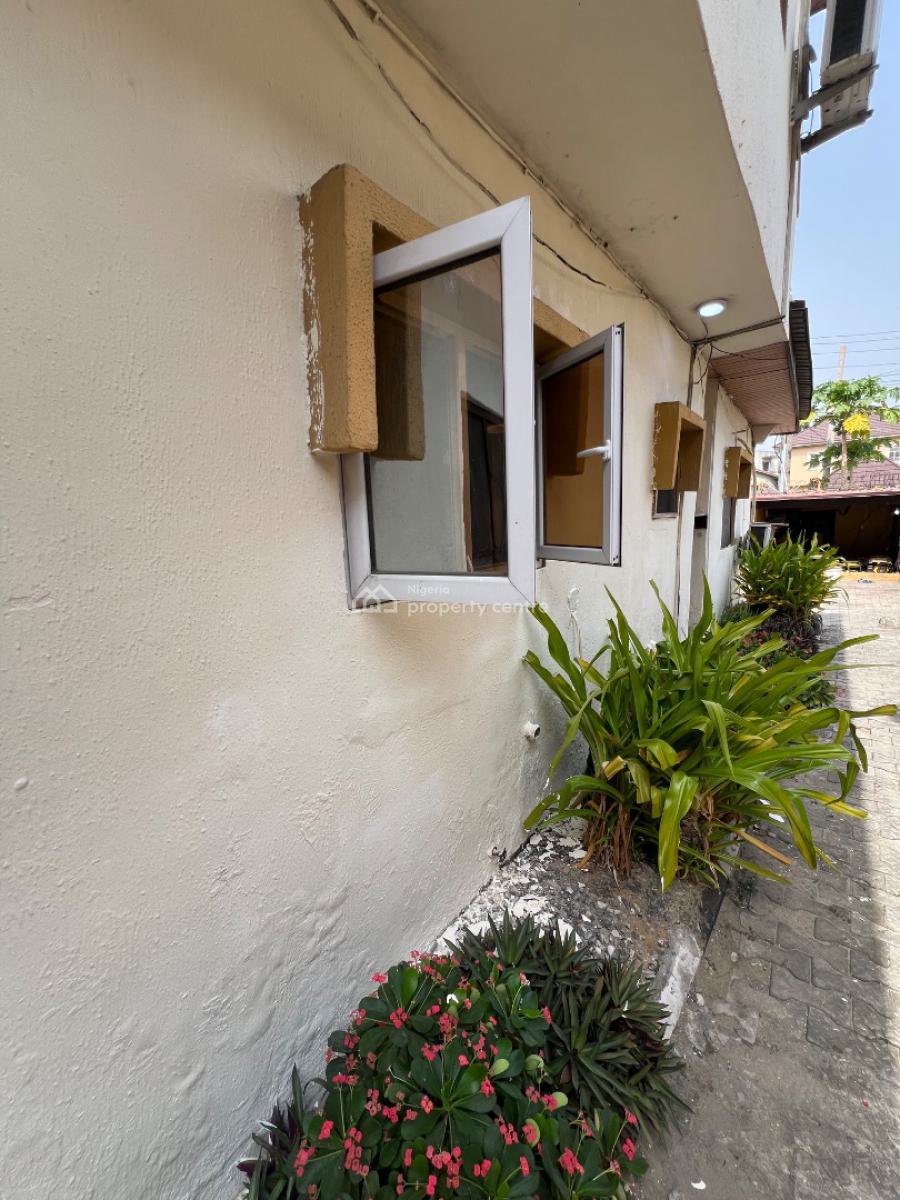 Standard Room & Parlour (upstairs) in Aquiet Location. Pay and Move in, Lekki Phase 1, Lekki, Lagos, Mini Flat (room and Parlour) for Rent