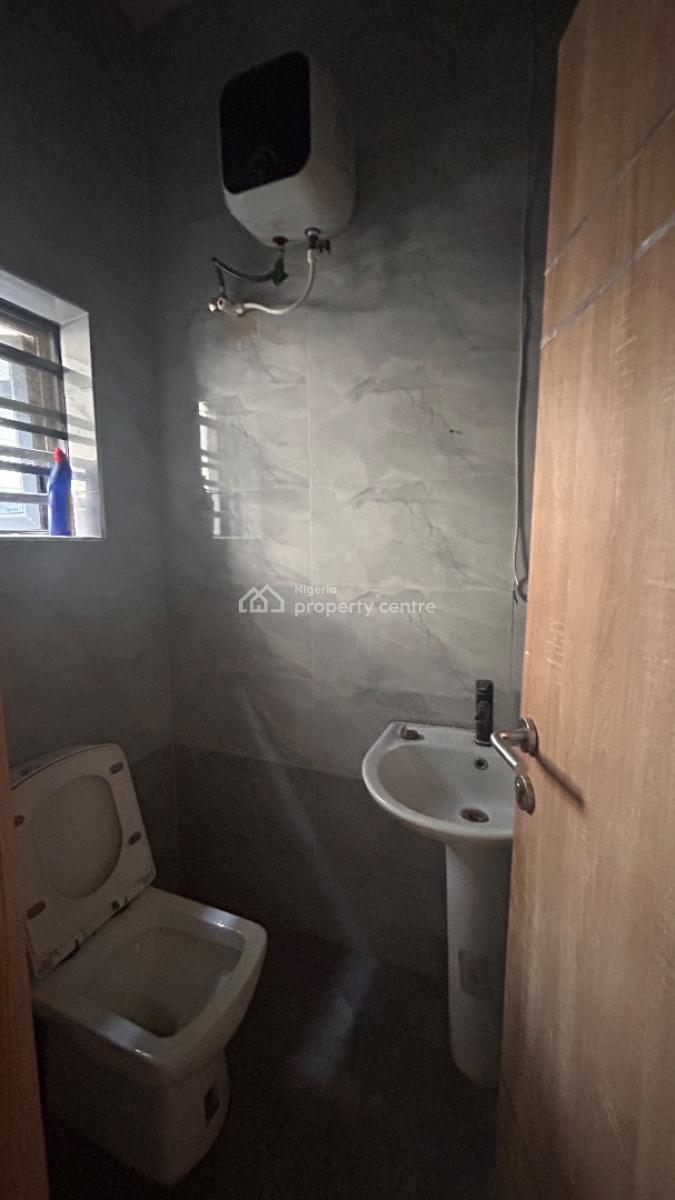 Luxury 2bedroom Apron with a Bq(downstairs), Lekki Scheme 2, Ajah, Lagos, Flat / Apartment for Rent