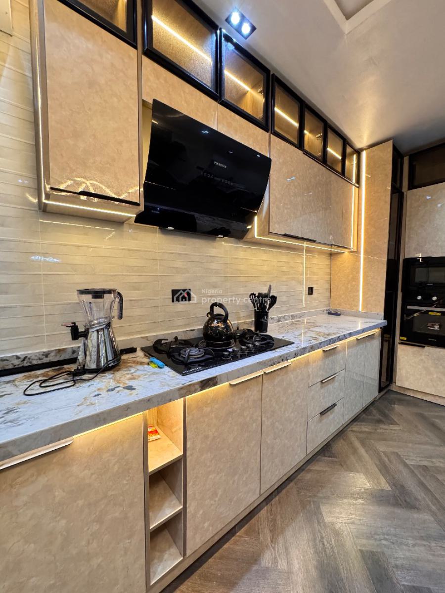 Luxury 3bedroom Apartment with Bq, Pool & Gym, Lekki Phase 1, Lekki Phase 1, Lekki, Lagos, Block of Flats for Sale