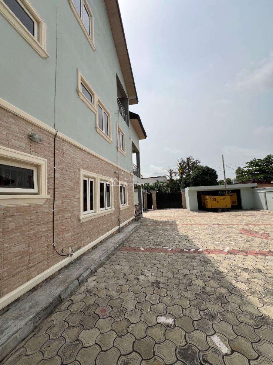 Massive and Exotic 3-bedroom Flat with Bq (and 8kva Solar Inverter), Lekki Phase 1, Lekki, Lagos, Flat / Apartment for Rent