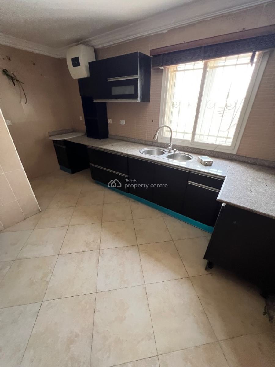 Massive and Exotic 3-bedroom Flat with Bq (and 8kva Solar Inverter), Lekki Phase 1, Lekki, Lagos, Flat / Apartment for Rent