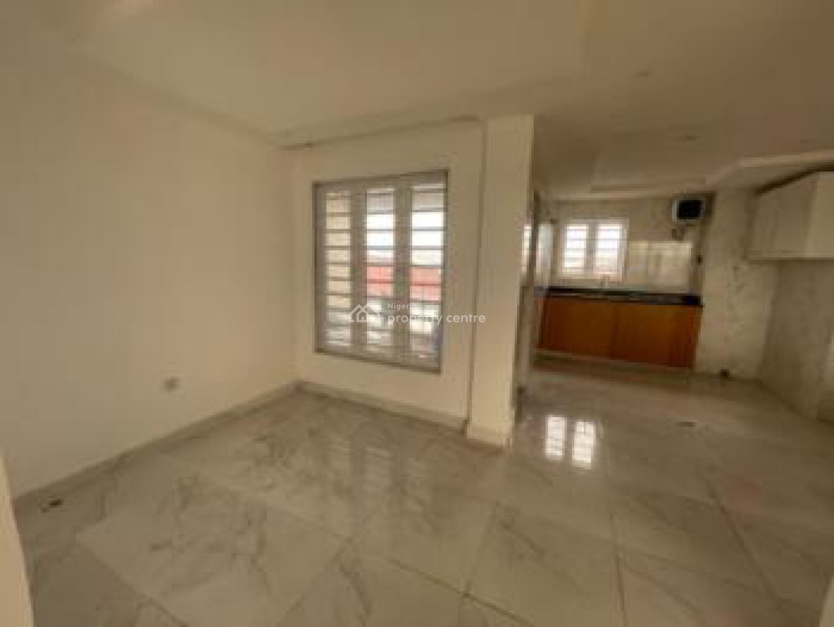 Tastefully Finished 3bedroom Apartment, Iponri, Surulere, Lagos, Flat / Apartment for Sale