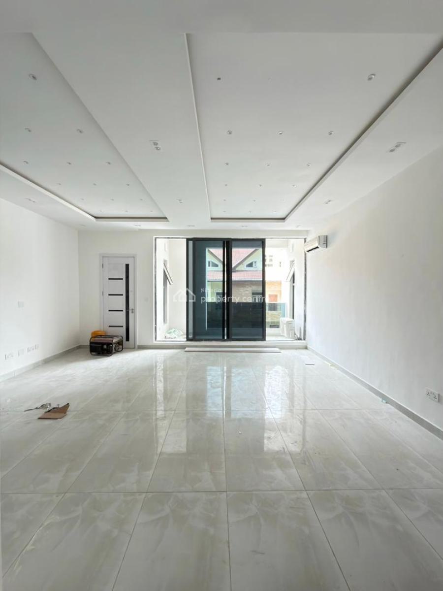 Super Luxury and Spacious in Serene Surroundings, Lekki Phase 1, Lekki, Lagos, Flat / Apartment for Rent