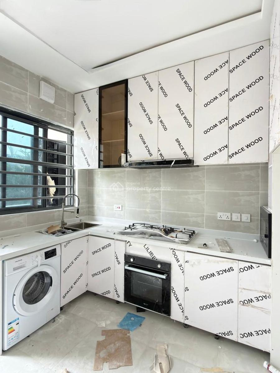 Super Luxury and Spacious in Serene Surroundings, Lekki Phase 1, Lekki, Lagos, Flat / Apartment for Rent